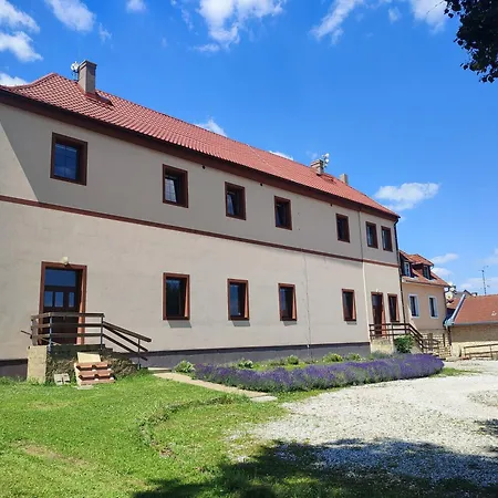 Zamecek Cerov Апартаменты *