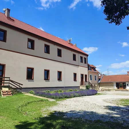 アパート Zamecek Cerov Jičín